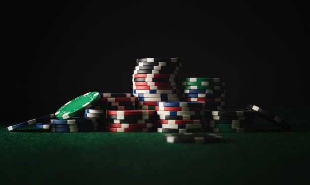 beb88 live casino dealer table with multiple players